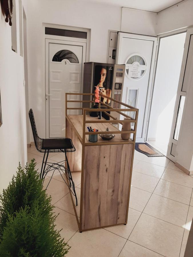Villa Alba Apartments Добра Вода Екстер'єр фото